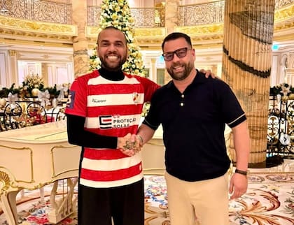 Dani Alves, dueño del club Sporting Clube de São João de Ver