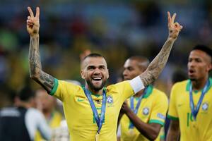 A los 39 años y con el Mundial por delante, Dani Alves eligió un destino impensado