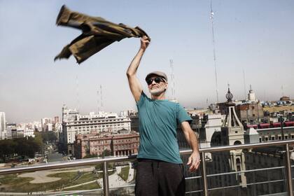 El tango, el rock, las bandas de sonido y la chanson francesa se reconocen en la obra de Daniel Melingo
