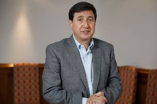 El Gobierno comienza a repartir la tarjeta alimentaria en el conurbano