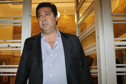 Daniel Angelici, en la puerta de AFA