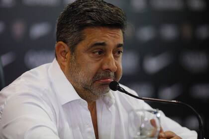 Daniel Angelici reconoció un vínculo íntimo entre su mujer y la del empresario Dorf