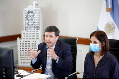 El ministro Daniel Arroyo gastó 556 millones de pesos por día, en promedio, hasta el 24 de septiembre