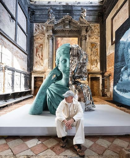 Daniel Arsham, autor de la escultura que Mark Zuckerberg le regaló a su esposa