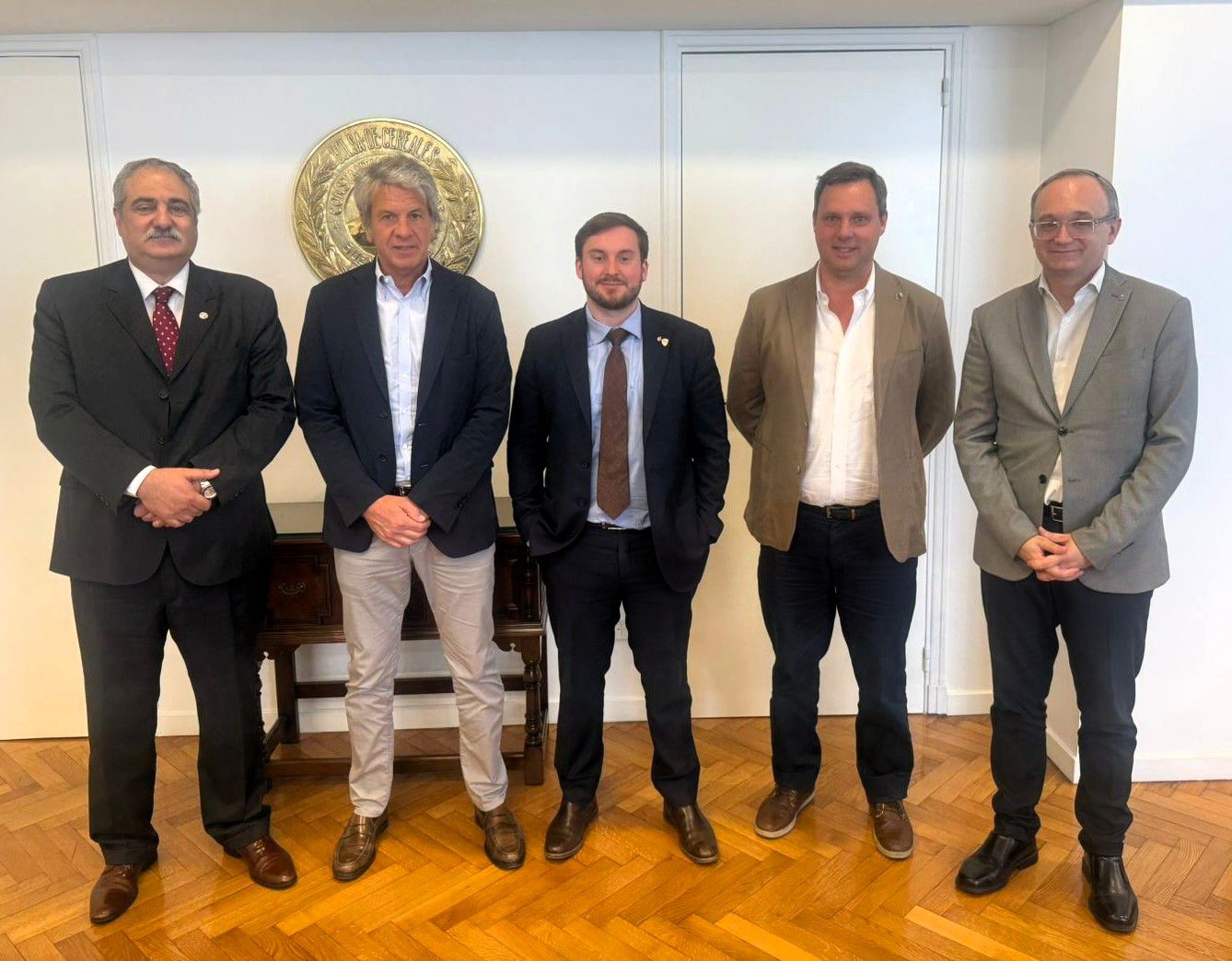 Daniel Asseff, vicepresidente de la Bolsa de Cereales; Juan Pazo, director Ejecutivo de ARCA; Felipe Nuñez, asesor del Ministerio de Economía; Pablo Ginestet, productor y Consejero de la Bolsa y Gustavo Idígoras, presidente de la Cámara de la Industria Aceitera y el Centro de Exportadores de Cereales