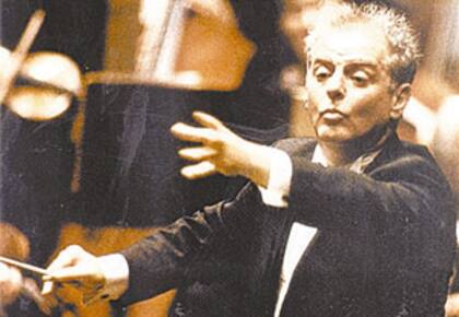 Su primer profesor de piano fue el padre de Daniel Baremboim