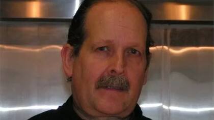 Daniel Brophy daba clases en un instituto de cocina (Crédito: LinkedIn/Daniel Brophy)