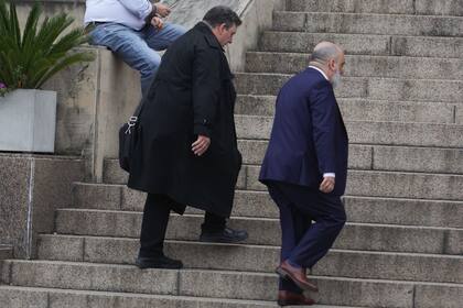 Daniel Garbellini llegando a Comodoro Py para declarar