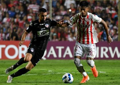 Daniel Giraldo busca cerrarle el camino a Portillo; Junior supo cómo llevarse un punto de Santa Fe