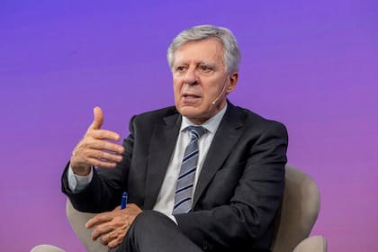 Daniel López Rosetti es autor de numerosos best sellers, incluyendo Estrés, sufrimiento y felicidad