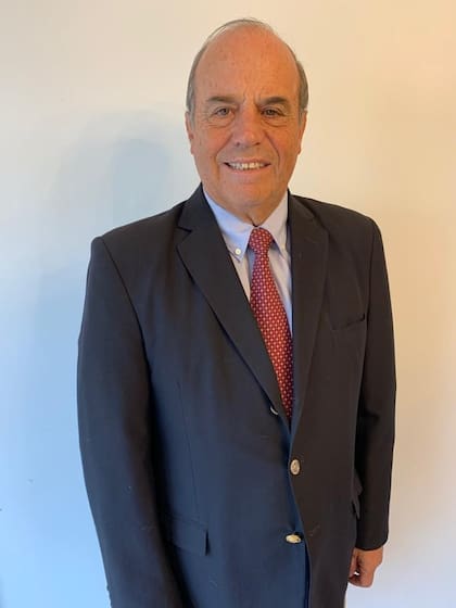 Daniel Manzella, piloto de la Aviación Naval, fue testigo del ataque del SAS a Isla Borbón cuatro días antes de la tragedia