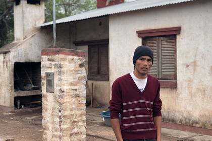 Daniel Martínez, un joven wichi del Lote 44, le tiene miedo a las fuerzas de seguridad