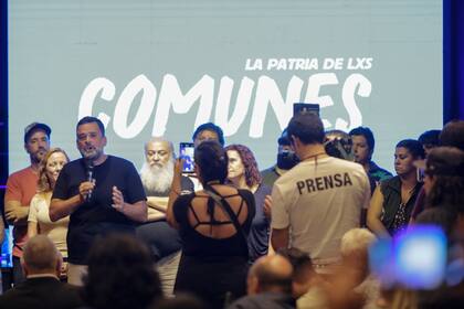 Daniel Menéndez en la presentación del nuevo partido de los movimientos sociales