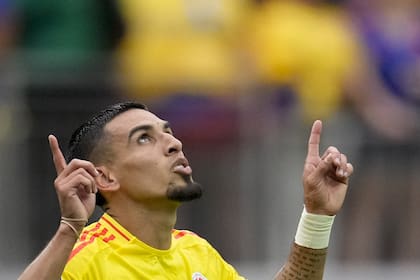 Daniel Muñoz celebra el gol que le hizo a Paraguay, por la Copa América 2024