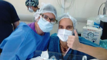Daniela Mutti (izquierda) - Hospital Escuela Eva Perón