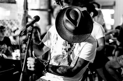 Daniel Osvaldo en el bar Mr Robinson de Barcelona