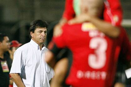 Daniel Passarella era el técnico del equipo que cayó ante Caracas en Colombia