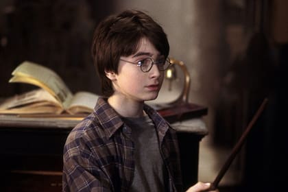 Daniel Radcliffe en Harry Potter y la piedra filosofal, cuando saltó a la fama y era apenas un niño