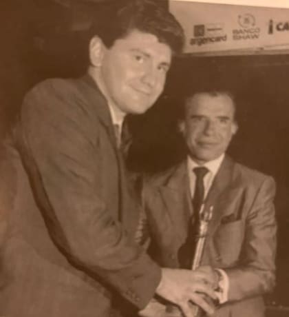 Daniel Ricart recibió el premio de Joven Sobresaliente de la Argentina, entregado por el entonces presidente Carlos Saúl Menem