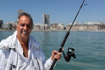 Daniel Scioli pescó frente a Mar del Plata