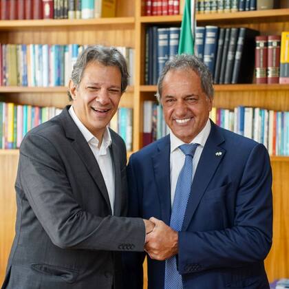 Daniel Scioli y el ministro de Economía de Brasil, Fernando Haddad, en Brasilia