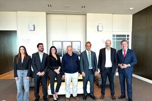 Daniel Scioli y Federico Sturzenegger se reunieron con el presidente de la Liga Española de fútbol para conversar sobre las Sociedades Anónimas Deportivas