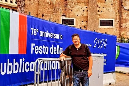 Daniel se transformó en socio fundador del Circolo Campano di La Plata, en 1986. Desde entonces, jamás se detuvo y fue parte de numerosos grupos, espacios y asociaciones relacionadas a la difusión del arte y la cultura italiana.