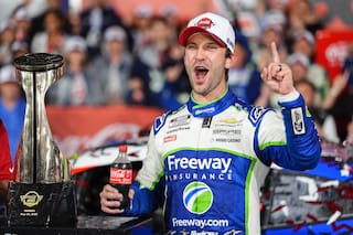 Daniel Suárez gana emotiva Coca-Cola 600 tras homenaje de Nascar al fallecido Kyle Busch