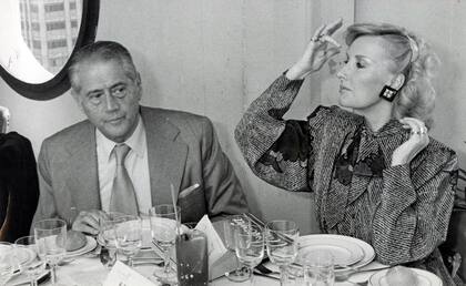 Daniel Tinayre y Mirtha Legrand en una postal del 83