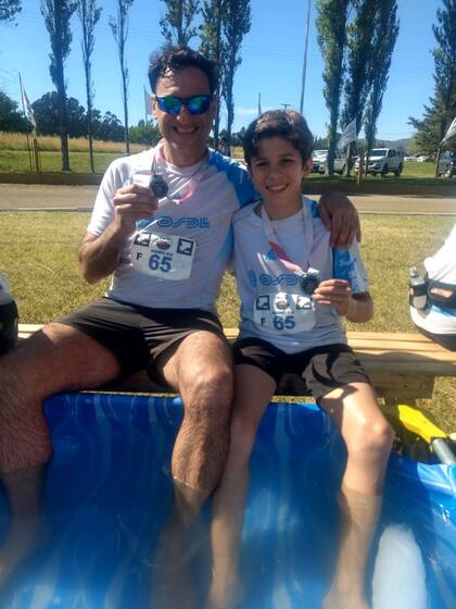 Daniel y Vito, en unas de las piletas para hacer crioterapia