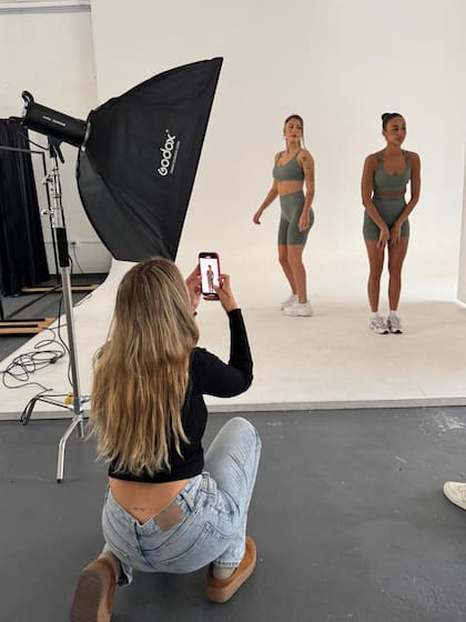 Daniela está entusiasmada con su emprendimiento de indumentaria deportiva, aunque admite los claroscuros de su decisión y afirma que la experiencia es una verdadera montaña rusa