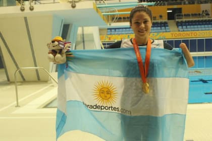 Daniela Giménez luce su medalla de oro