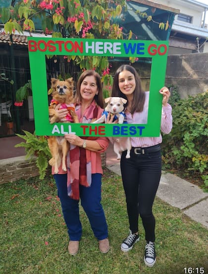 Daniela, Pola, Lucía y Nino días antes de que la joven viajara a Boston, donde se encuentra actualmente.