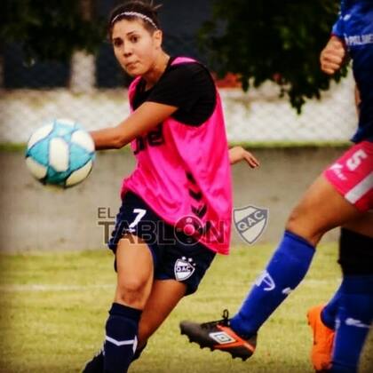 Daniela trabaja de niñera de 7 a 4 de la tarde, después de ese horario entrena y estudia la carrera de Kinesiología
