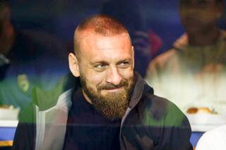 El primer partido de De Rossi en la Bombonera: cómo recibió Boca a su estrella