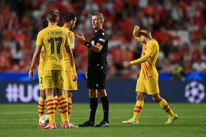 Daniele Orsato durante un partido de la Champions League