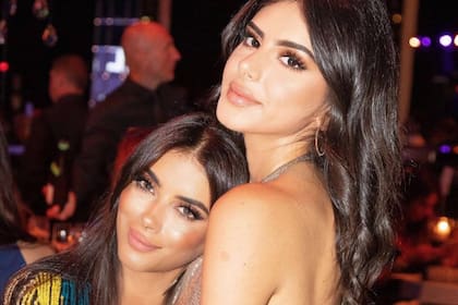 Daniella Semaan junto a su hija, María (Foto Instagram @mariataktouk)