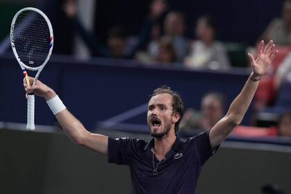 Daniil Medvedev celebra tras batir a Alex De Minaur por los cuartos de final del Masters de Shanghai