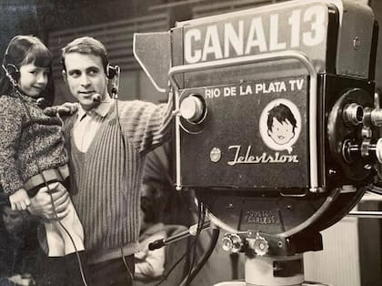 Danilo Gallay en sus primeras épocas como asistente de dirección en Canal 13