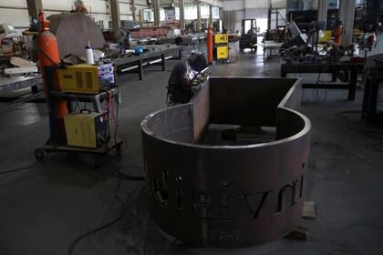 Una escultura de Marie Orensanz, argentina residente en París, en plena producción