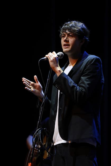 Dante Ortega fue el encargado de cantar el tema "Sabor a nada", escrito por su abuelo.