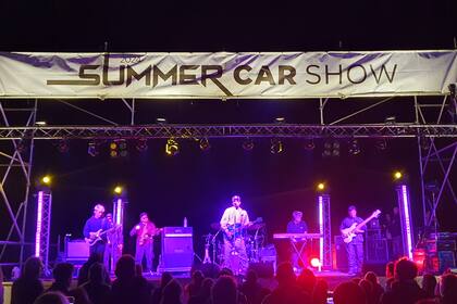 Dante Spineta fue el primero en tocar en el Summer Car Show