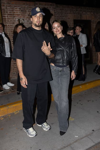 Dante Spinetta y su novia Camila.