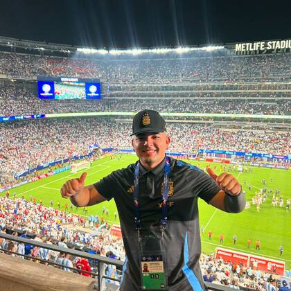 Dany Ale es el peluquero del seleccionado argentino en la Copa América. Foto/Instagram: @dany_ale_32