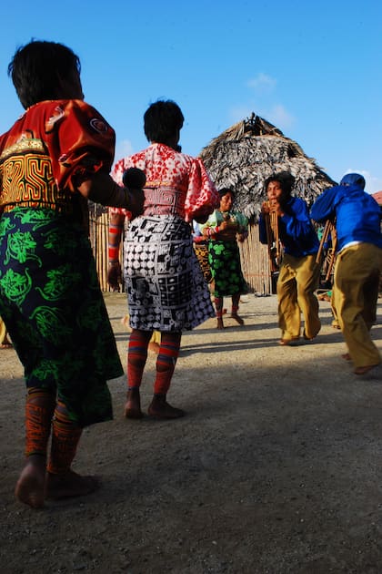 Danzas folclóricas en la comunidad.