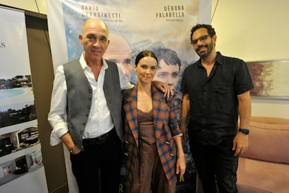 Darío Grandinetti, Débora Falabella y el director del film, Fernando Fraiha 