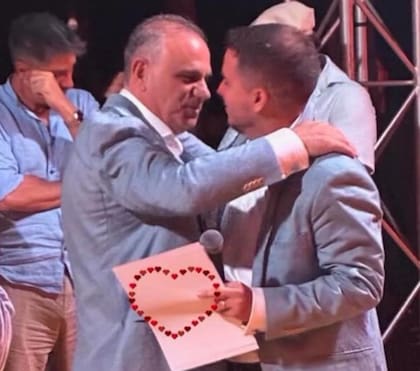 Darío y Nicolás después del discurso