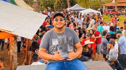 Darlyn Morais presentó manchas negras en la cara, provocadas por la picadura de la araña bananera