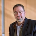Un Nobel cuestiona el relato dominante sobre la IA