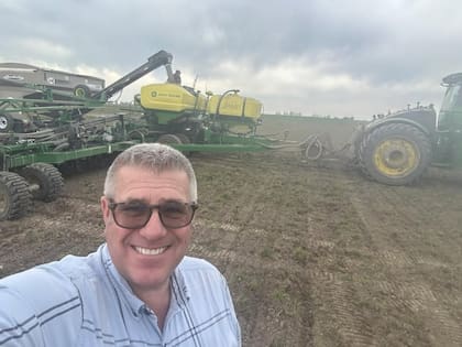Darren Bailey obtuvo un título técnico en Producción Agrícola en el Lake Land College